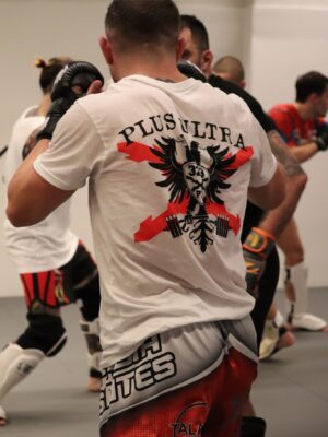CAMISETA PLUS ULTRA BLANCA